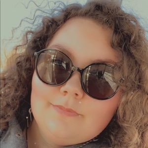 Meet your Posher, Renee